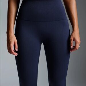 LNDR - Chisel 7/8 super high legging. Size Medium